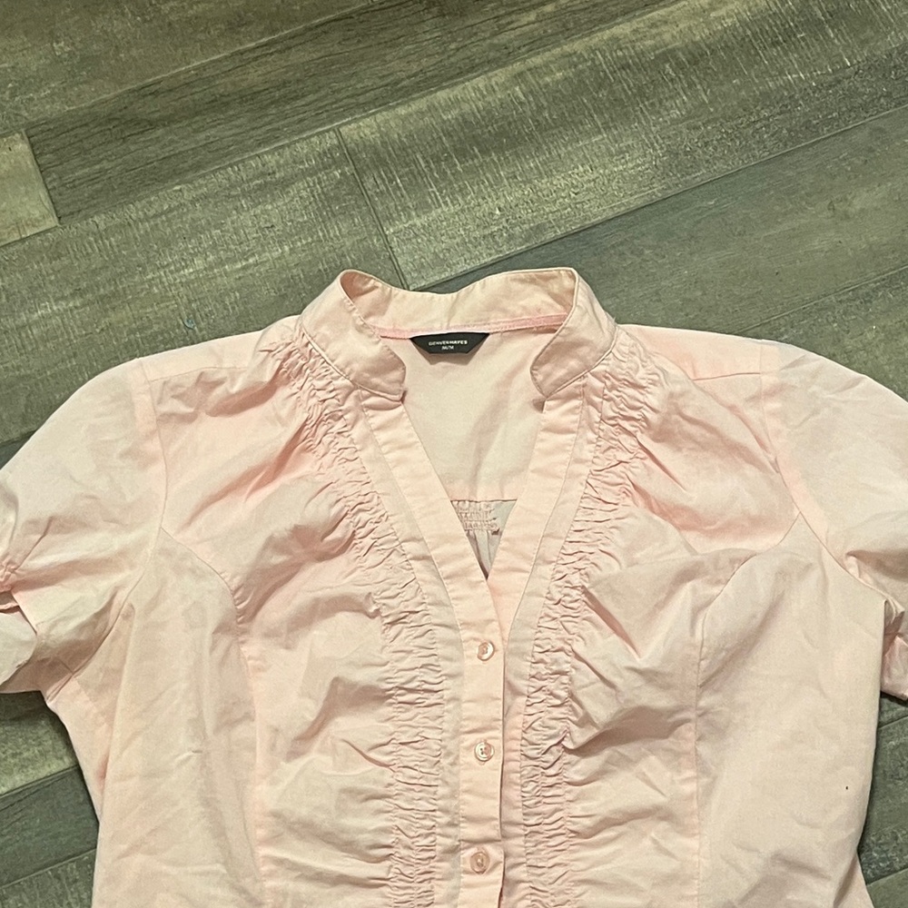 Denver Hayes Soft Pink Ruffled Button Down Shirt - Picture 4 of 10